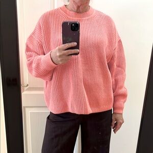 Banana Republic relaxed salmon colored sweater, ribbed size M